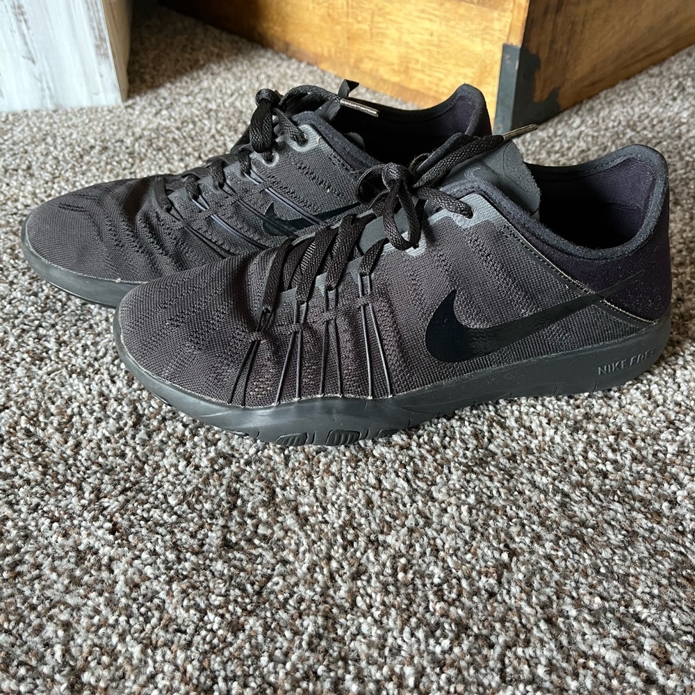 Nike women’s  Black Training Shoes